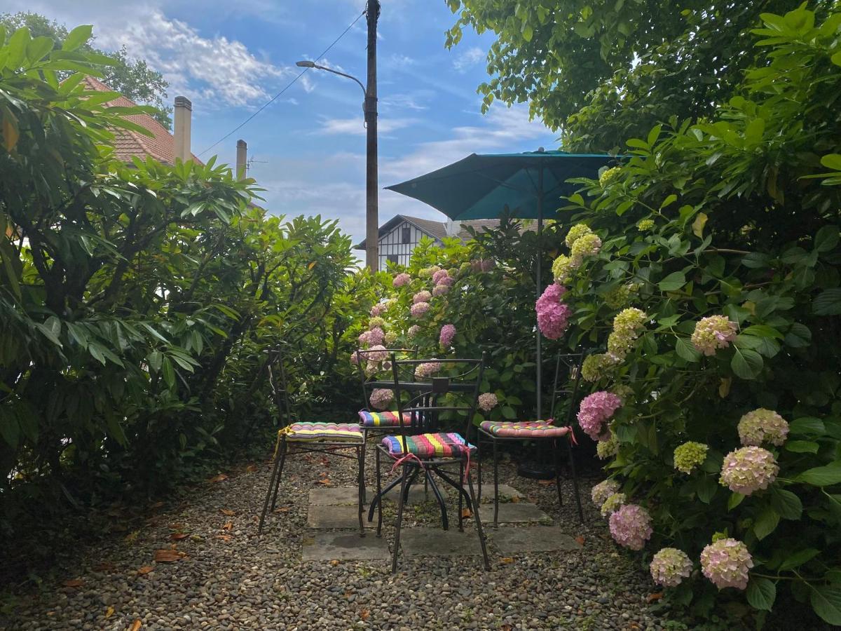 Agreable Petit Gite Avec Piscine Et Jardinet Salies-de-Béarn Exterior foto